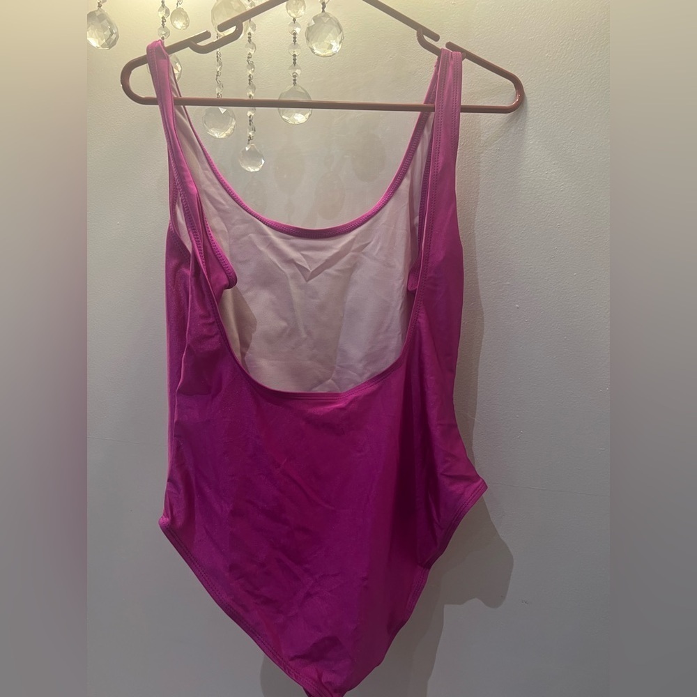 Woman’s size L bathing suit. A033 - Picture 2 of 2